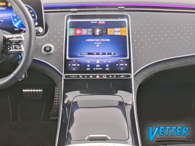 EQE 300 Edition AMG-Line*AHK*Night*Head-up*Distr*